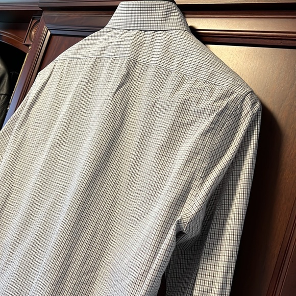 Like New Calvin Klein Light Plaid look Slim-Fit Performance Non-Iron Dress Shirt - Picture 5 of 9
